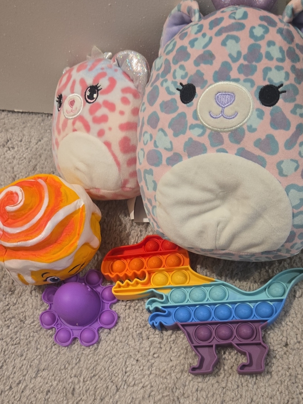 Plush Leopard Squish & Rainbow Pop Fidget Toy Bundle - Pink, Purple, Blue